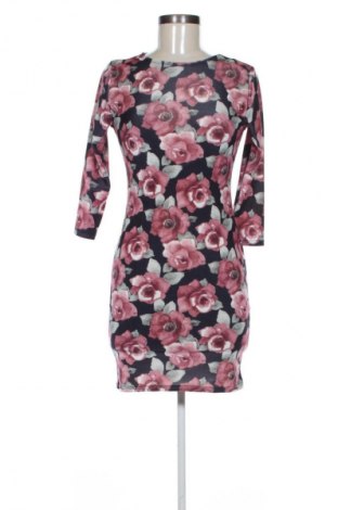 Рокля Boohoo, Размер M, Цвят Многоцветен, Цена 32,00 €