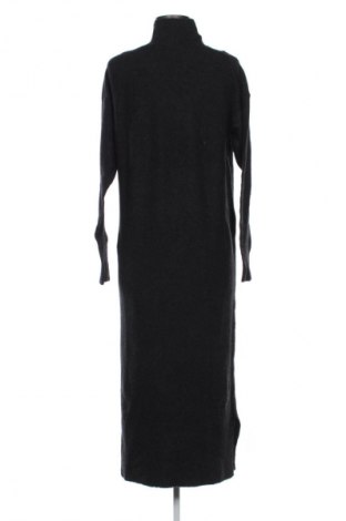 Рокля C&A, Размер XS, Цвят Сив, Цена 13,29 €