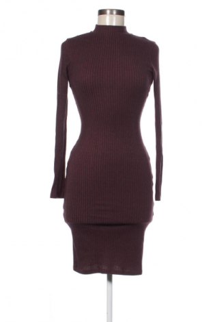 Sukienka Cubus, Rozmiar XS, Kolor Fioletowy, Cena 97,99 zł