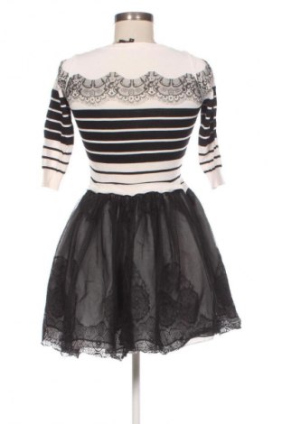 Рокля DKNY, Размер XS, Цвят Многоцветен, Цена 66,00 €