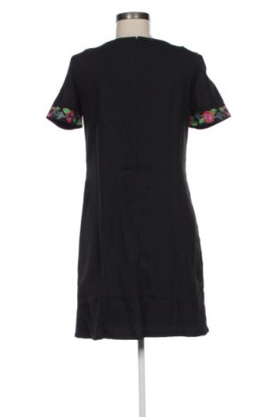 Рокля Desigual, Размер M, Цвят Многоцветен, Цена 95,52 €