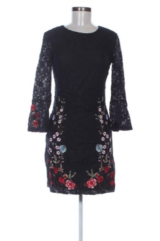Рокля Desigual, Размер M, Цвят Многоцветен, Цена 29,14 €