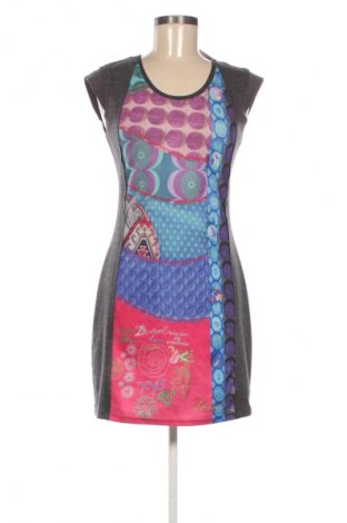 Рокля Desigual, Размер S, Цвят Многоцветен, Цена 42,00 €