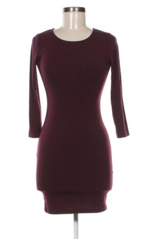 Sukienka Forever 21, Rozmiar S, Kolor Czerwony, Cena 67,99 zł