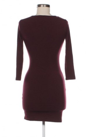 Sukienka Forever 21, Rozmiar S, Kolor Czerwony, Cena 67,99 zł