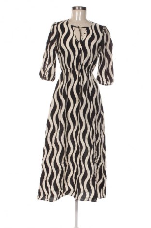 Рокля Friends Like These, Размер M, Цвят Многоцветен, Цена 56,24 €