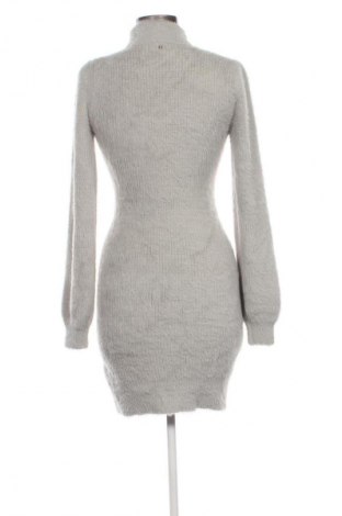Рокля Guess, Размер XS, Цвят Сив, Цена 36,30 €