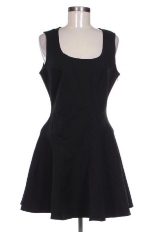 Рокля Guess, Размер M, Цвят Черен, Цена 112,48 €