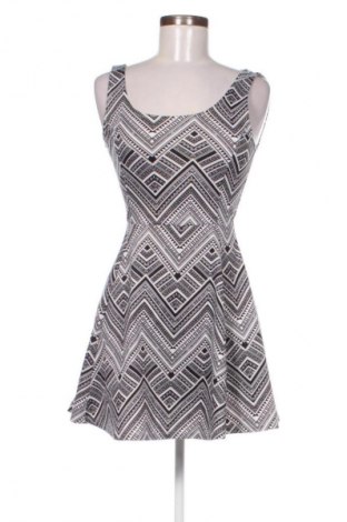 Рокля H&M, Размер XS, Цвят Многоцветен, Цена 19,97 €