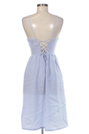 Рокля H&M Divided, Размер XS, Цвят Многоцветен, Цена 10,22 €