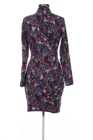 Рокля Hugo Boss, Размер L, Цвят Многоцветен, Цена 69,02 €