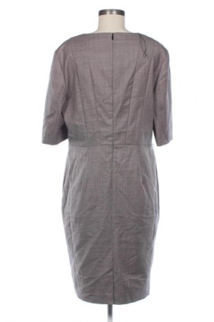 Рокля Hugo Boss, Размер XL, Цвят Многоцветен, Цена 57,77 €