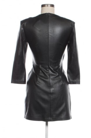 Šaty  Mango, Velikost XS, Barva Černá, Cena  493,00 Kč