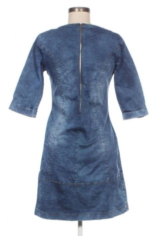 Рокля Megi, Размер M, Цвят Многоцветен, Цена 20,00 €