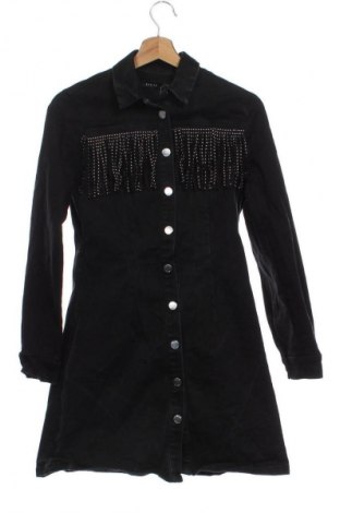 Рокля Mohito, Размер XS, Цвят Черен, Цена 24,44 €