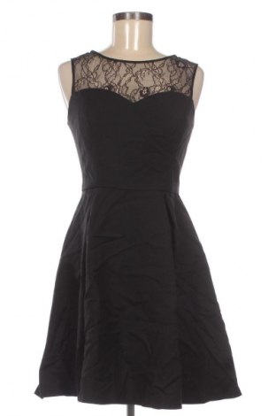 Рокля Mohito, Размер M, Цвят Черен, Цена 32,00 €