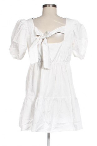 Φόρεμα New Look, Μέγεθος M, Χρώμα Εκρού, Τιμή 19,95 €