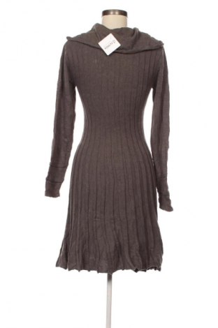 Рокля Nile, Размер S, Цвят Многоцветен, Цена 66,56 €