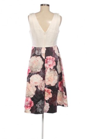 Рокля Oasis, Размер M, Цвят Многоцветен, Цена 34,00 €