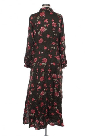 Рокля Reserved, Размер M, Цвят Многоцветен, Цена 24,54 €