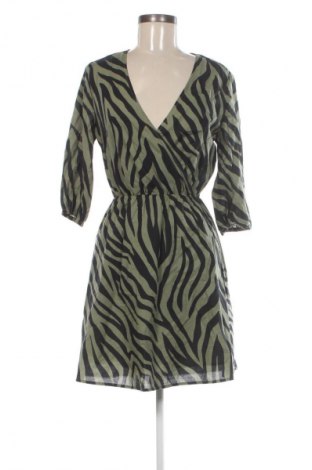 Рокля Reserved, Размер XS, Цвят Многоцветен, Цена 8,69 €