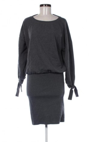 Sukienka Reserved, Rozmiar M, Kolor Szary, Cena 104,99 zł