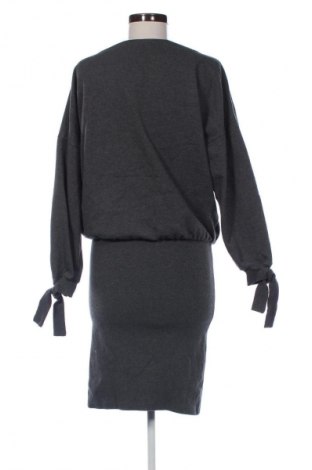 Sukienka Reserved, Rozmiar M, Kolor Szary, Cena 104,99 zł