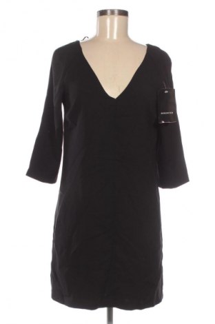 Рокля Reserved, Размер S, Цвят Черен, Цена 32,00 €