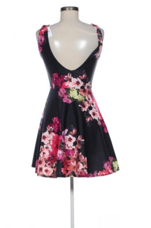 Φόρεμα Sisters Point, Μέγεθος S, Χρώμα Πολύχρωμο, Τιμή 25,00 €