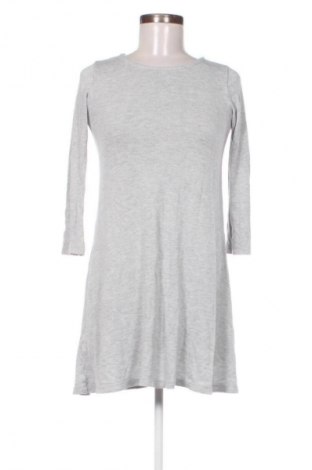 Рокля Stradivarius, Размер S, Цвят Сив, Цена 19,97 €