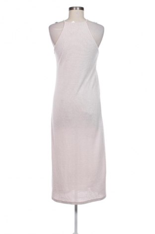 Рокля Stradivarius, Размер L, Цвят Пепел от рози, Цена 15,84 €