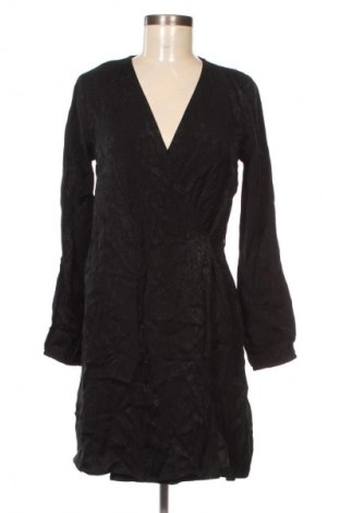 Ruha Superdry, Méret M, Szín Fekete, Ár 27 669 Ft