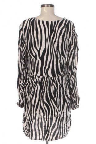 Рокля VILA, Размер M, Цвят Многоцветен, Цена 7,66 €