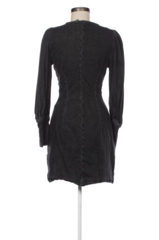 Рокля Vero Moda, Размер M, Цвят Черен, Цена 17,00 €