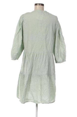 Рокля Vero Moda, Размер L, Цвят Зелен, Цена 8,18 €