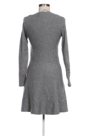 Рокля Vero Moda, Размер XS, Цвят Сив, Цена 4,60 €