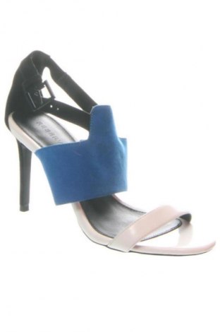 Sandale Reserved, Mărime 36, Culoare Multicolor, Preț 135,54 Lei