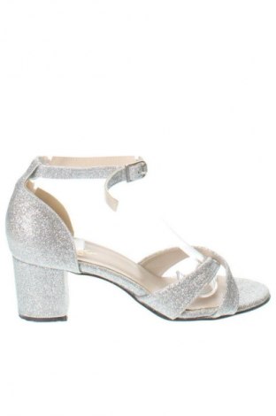 Сандали Unbranded, Размер 39, Цвят Сребрист, Цена 26,00 €