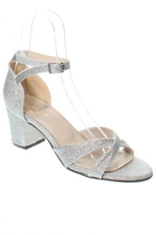 Сандали Unbranded, Размер 39, Цвят Сребрист, Цена 26,00 €