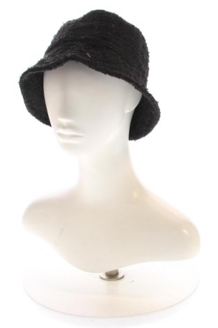 Čepice  H&M, Barva Černá, Cena  198,00 Kč