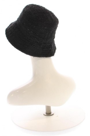 Čepice  H&M, Barva Černá, Cena  198,00 Kč