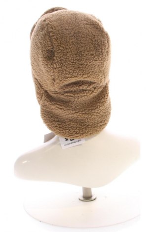 Căciulă Lacoste, Culoare Maro, Preț 243,09 Lei