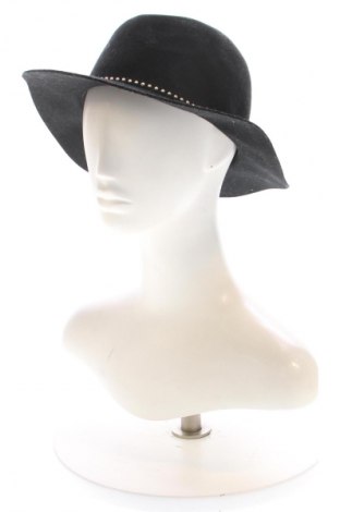 Čepice  Reserved, Barva Černá, Cena  201,00 Kč