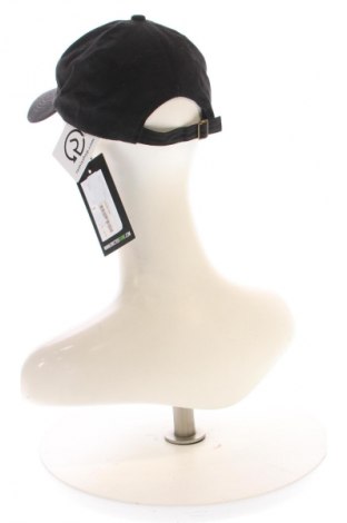 Čepice  Totally Erected, Barva Černá, Cena  610,00 Kč