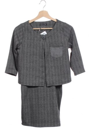 Kinderanzug, Größe 10-11y/ 146-152 cm, Farbe Grau, 77% Polyester, 22% Viskose, 1% Elastan, Preis 8,77 €