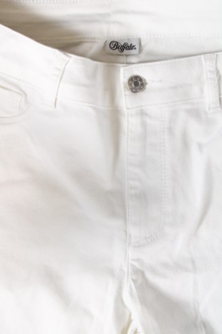 Damskie spodnie Buffalo, Rozmiar M, Kolor Biały, Cena 309,19 zł