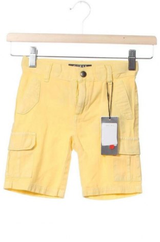 Детски къс панталон Guess, Размер 3-4y/ 104-110 см, Цвят Жълт, Цена 99,00 лв.