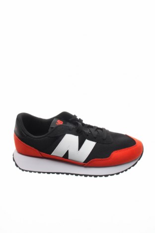 Мъжки обувки New Balance, Размер 42, Цвят Многоцветен, Естествен велур, текстил, еко кожа, Цена 140,40 лв.