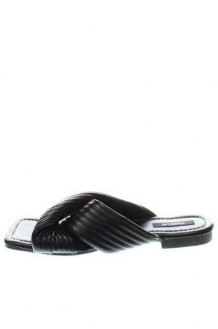 Papuci Answear, Mărime 36, Culoare Negru, Preț 106,84 Lei
