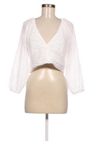 Дамска блуза Bershka, Размер XL, Цвят Бял, Цена 6,46 лв.